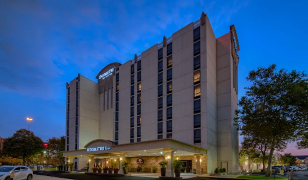 Doubletree by Hilton Philadelphia Airport | Wheelchair Jimmy Hotel